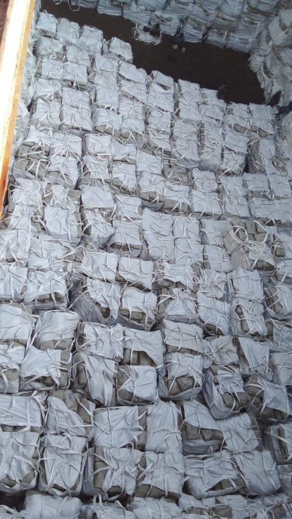 NEAT-STACKING-OF-CARGO-INSIDE-VESSEL-HATCH-576×1024