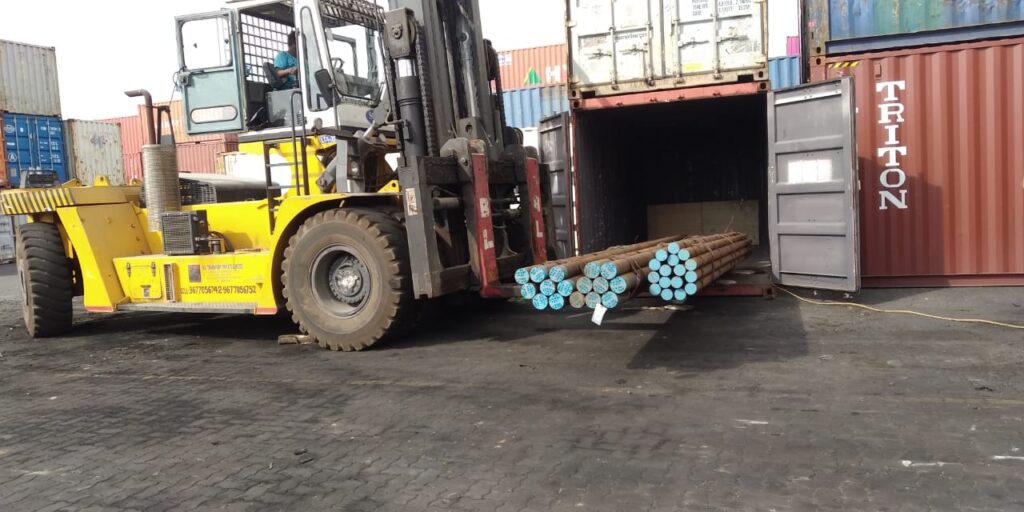 STEEL-BILLETS-STUFFING-INTO-CONTAINER-1024×512