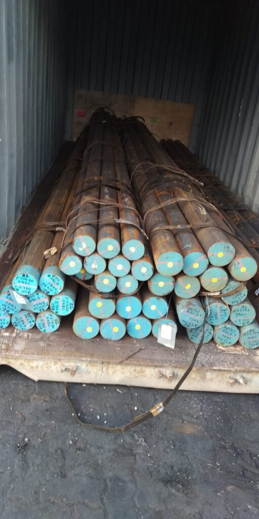 STEEL-BILLETS-STUFFING-INTO-CONTAINER-2-512×1024